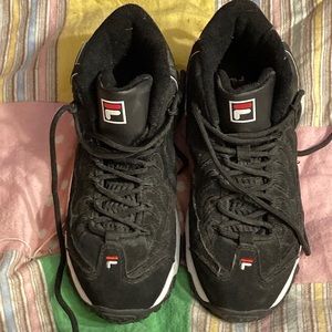 Little boys  size 3w Fila basketball shoes